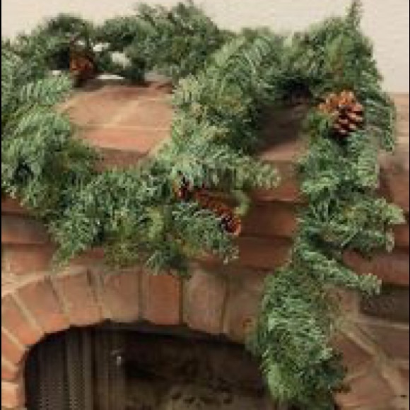 Lifelike synthetic Christmas holiday garland with pine cones 100” long